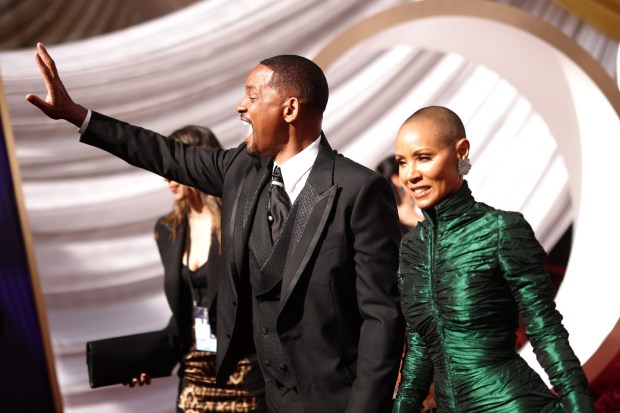 HOLLYWOOD, CALIFORNIA - MARCH 27: (L-R) Will Smith and Jada Pinkett Smith attend the 94th Annual Academy Awards at Hollywood and Highland on March 27, 2022 in Hollywood, California. (Photo by Emma McIntyre/Getty Images)